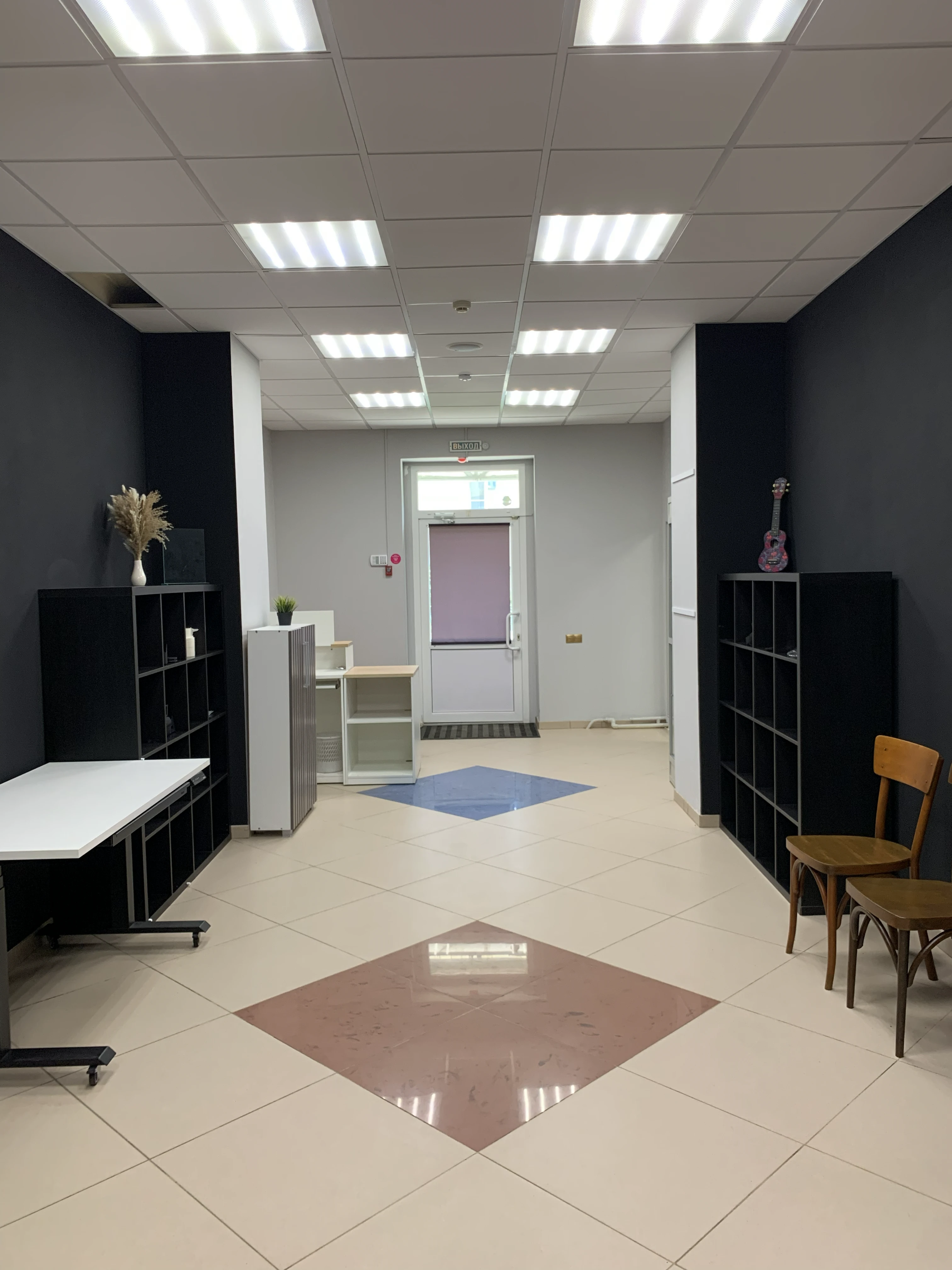 Интерьер фотостудии - Оборудование и фоны